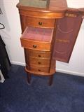 STANDING JEWELRY BOX