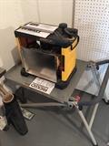 DEWALT PORTABLE THICKNESS PLANER DW733