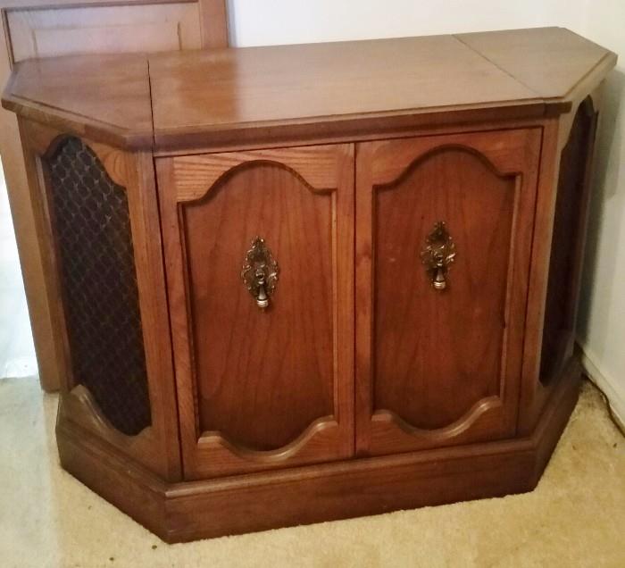 Super cool (Unique Shape) Stereo Console Unit with RECORD PLAYER from Sanger Harris !  (WORKS !!!) :)