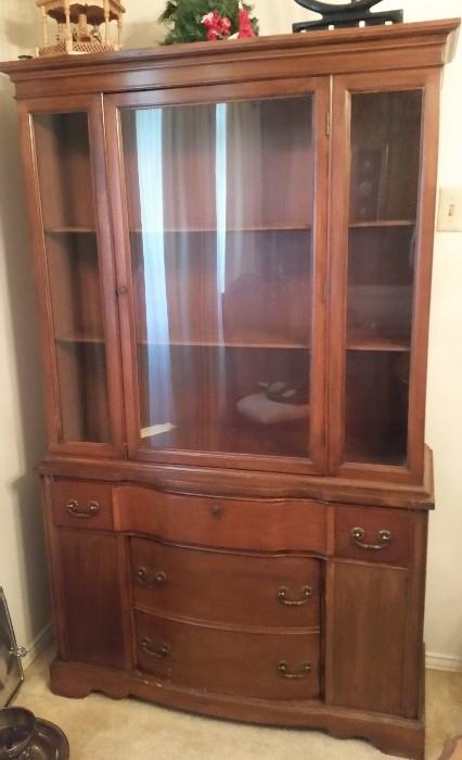 Nice China Cabinet