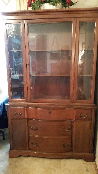 Very Nice China Cabinet (Nice Size)