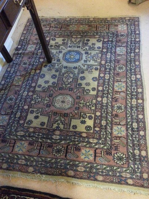 Beautiful antique oriental rug