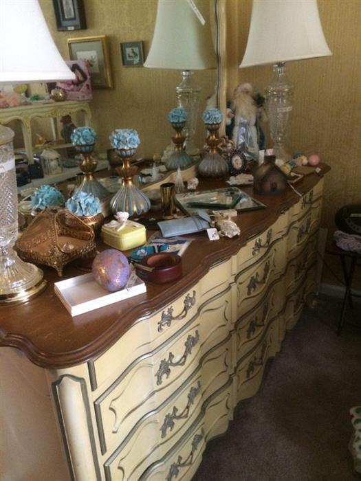 french provincial dresser and dressing table accessories