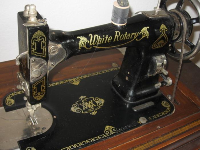 white Rotary sewing machine #FR3339132