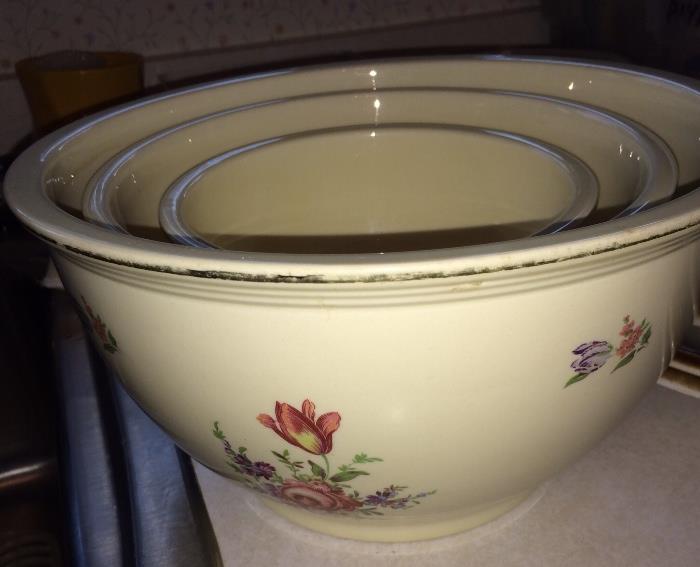 Vintage kitchen bowls