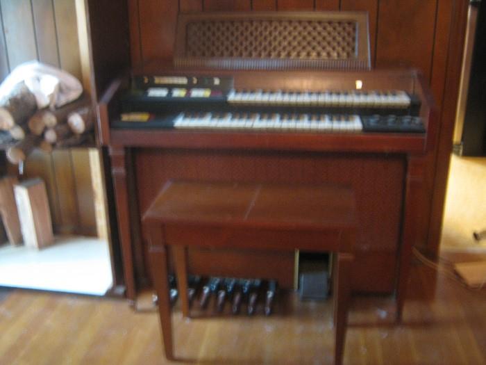 Hammond electric organ