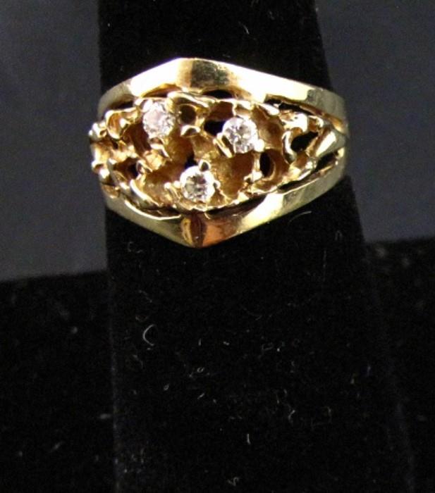 Ladies 14K Yellow Gold Nugget Style Ring (3.63 dwt.)  with 3 Round Diamonds