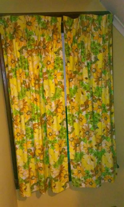 Mid Mod, Floral Bouquet Camo Deer Hunter Blinds, also doubles as a nice Hawaiian bed spread.
