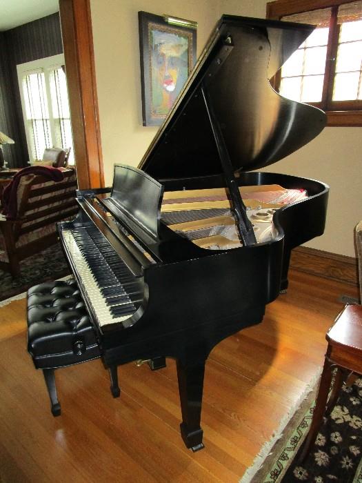 Beautiful Steinway (Model L, 5' 10") Grand piano, #453555 manufactured in 1977.  The piano has just been appraised and is in great condition.  It has been tuned every 9-10 months since purchased.  