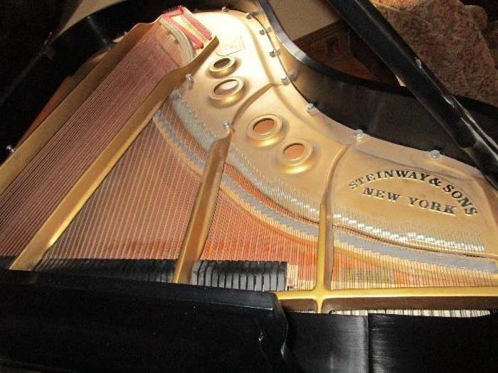 Beautiful Steinway (Model L, 5' 10") Grand piano, #453555 manufactured in 1977.  The piano has just been appraised and is in great condition.  It has been tuned every 9-10 months since purchased.  