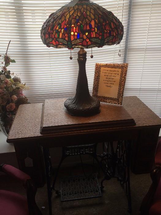    Vintage Singer machine table; Tiffany style lamp