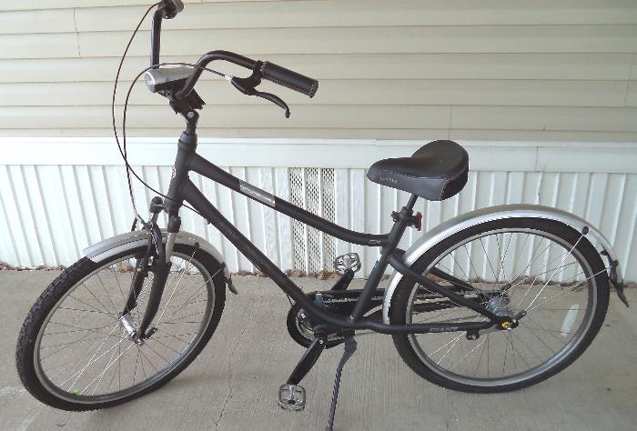 Suede Metro Series 3 Speed Bike.. only ridden one time!