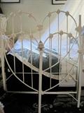 TWIN SIZE IRON CANOPY BED