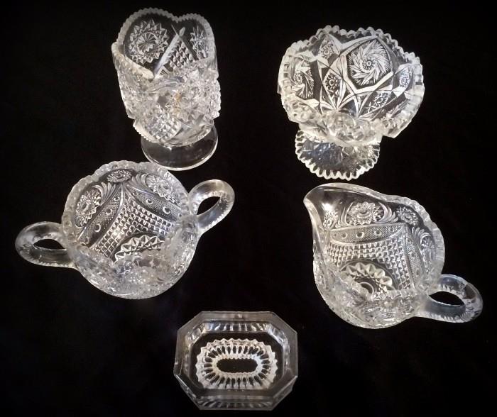 Wonderful selection of crystal and cut glass entertaining items !