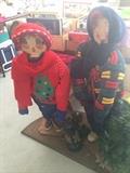                  Children carolers