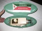 VINTAGE SINGER BUTTONHOLER