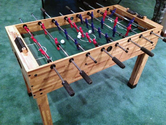 FOOSBALL TABLE AND PING PONG TABLE