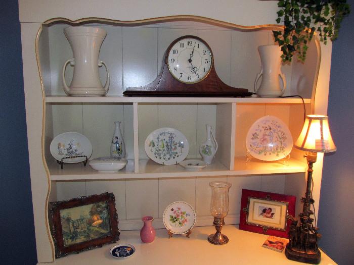 ACCESSORIES, INCLUDE COLLECTION OF VINTAGE ROSENTHAL ART POTTERY, WORKING SETH THOMAS MANTLE CLOCK, PAINTINGS, POTTERY AND "MONKEY LAMP"