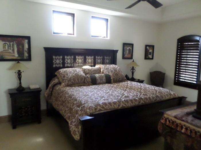 Peruvian rich mahogany Master bedroom Suite king headboard & footboard, 2 nightstands,
