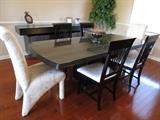 CONTEMPORARY DINING ROOM SET