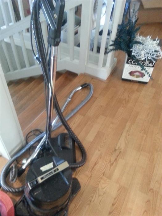 Recently refurbished rainbow vacuum cleaner