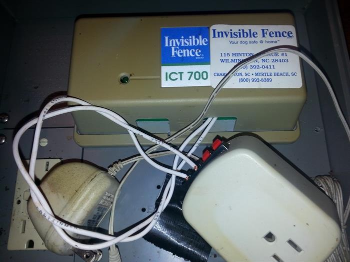 Invisible Fence Unit ICT 700 and a collar with a transmitter