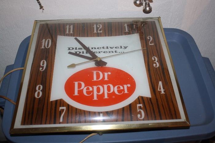 DR PEPPER CLOCK