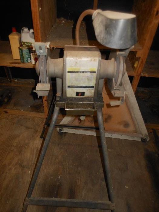 Working grinder