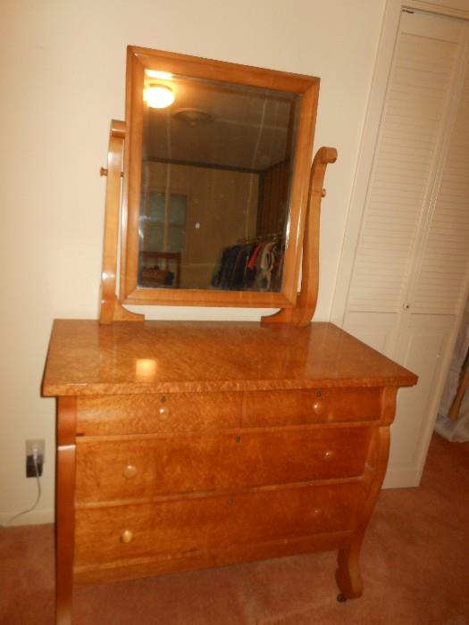Matching dresser and mirror/mint condition
