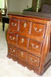 BOMBAY CHEST