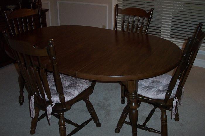 Keller dining table with 4 chairs