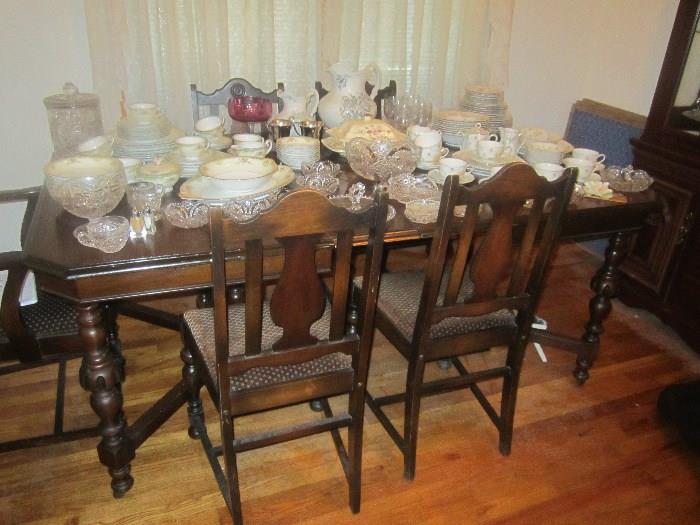 VINTAGE DINING TABLE 6 CHAIRS