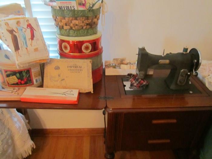VINTAGE WHITE SEWING MACHINE  AND SEWING NOTIONS