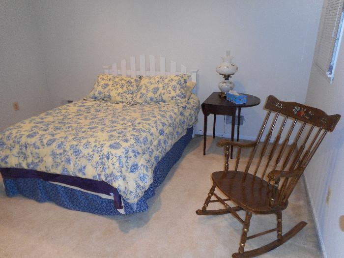 Full bed,vintage drop leaf Hepplewhite style,wood rocker
