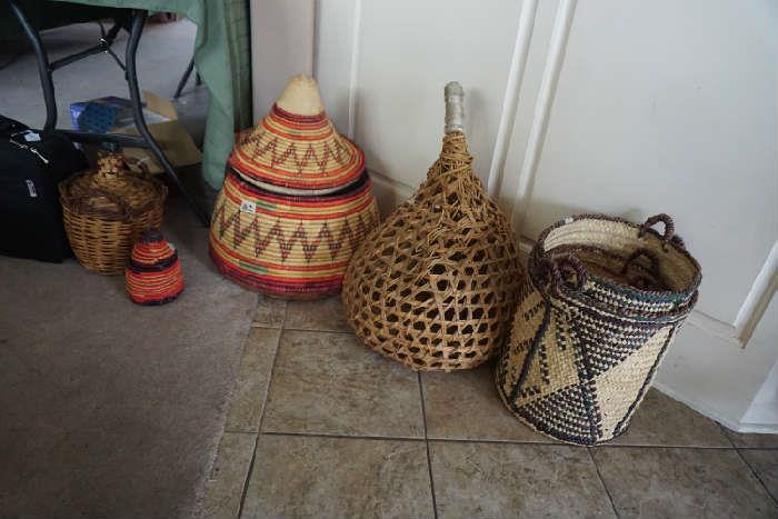 Decorative baskets, chicken basket