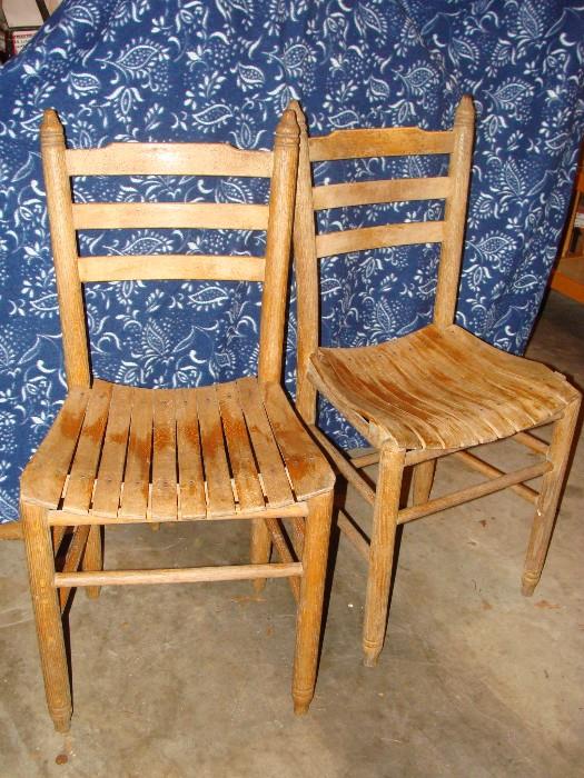 Vintage Ladder back slat seated chairs there is a matching set of 5 chairs