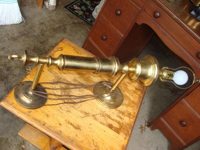 Vintage large brass wall mount lamp in beautiful condition