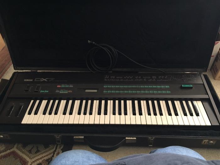 Yamaha DX-7 Keyboard