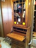 Beautiful oak hutch / desk