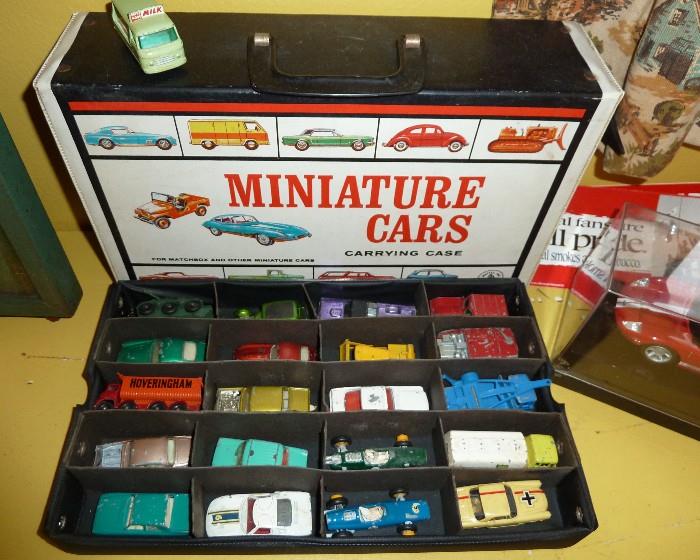 Vintage Miniature Cars Carrying Case with Cars