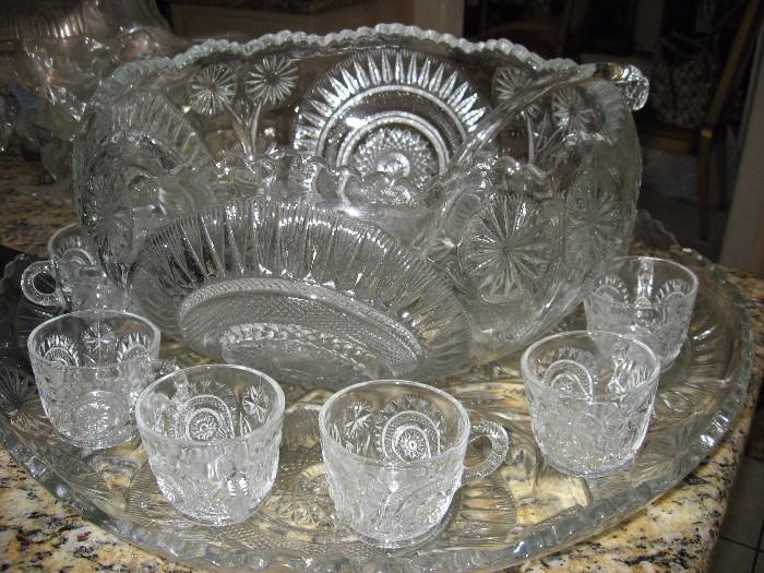 beautiful vintage punch bowl with matching oversize tray to accommodate punch cups