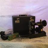 SINGER FEATHER WEIGHT 