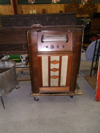 Vintage Radio - working order