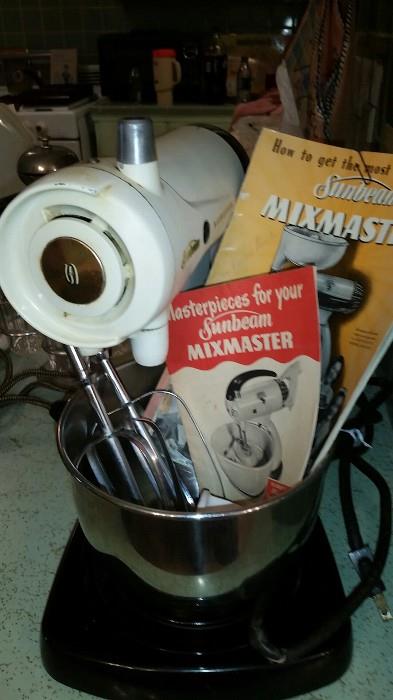 Working Sunbeam Mixmaster with all parts and books