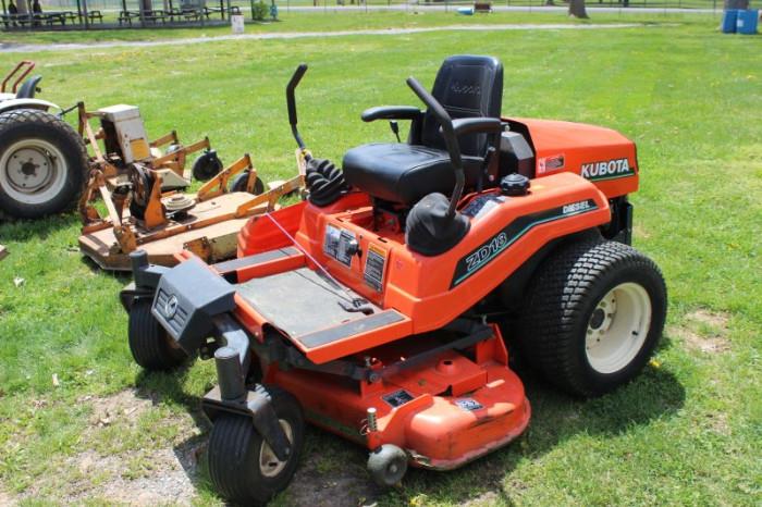 Kubota ZD18 zero turn mower with 60 inch hydraulic deck and Diesel engine with 537 hours;