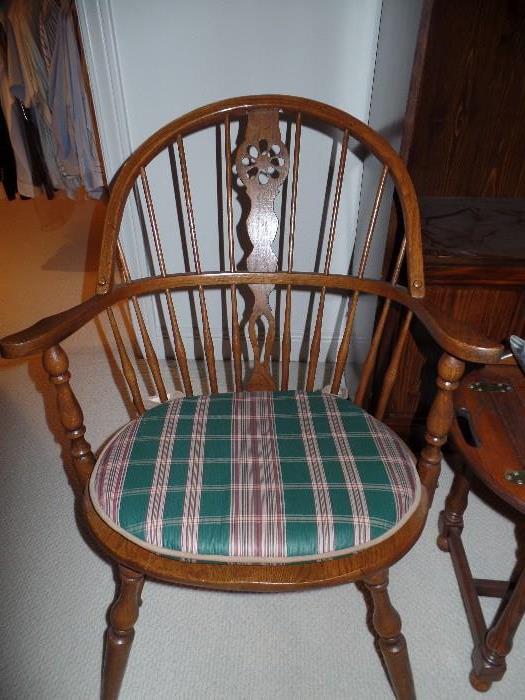 Very nice Windsor Arm Chair