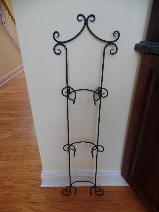Wrought iron plate holder