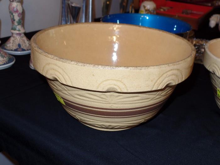 vintage kitchen bowls