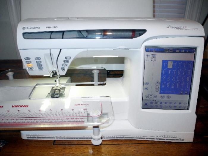 Husqvarna Viking Designer SE Embroidery and Sewing Machine
