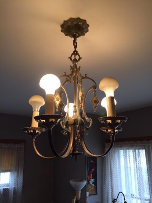 vintage lighting/chandelier